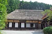 吉村家住宅／天明９年（1789）築で，佐賀県下では最古の民家と推定｡