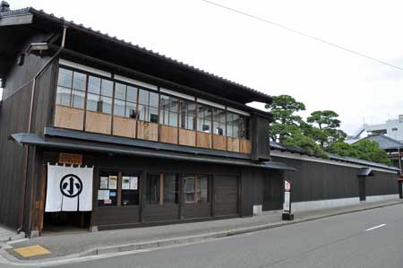 旧小沢家住宅／新潟市文化財｡改装する前の小沢家住宅の写真を撮っていました｡あまりの変わりように驚きました