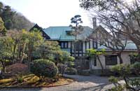 県内にある戦前の洋風建築としては，鎌倉文学館と共に最大規模の建物です