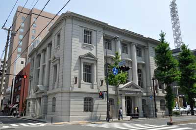旧露亜銀行横浜支店/大正10年（1921）築｡ロシアとフランス資本銀行として建築｡古典主義様式建築の特徴｡
